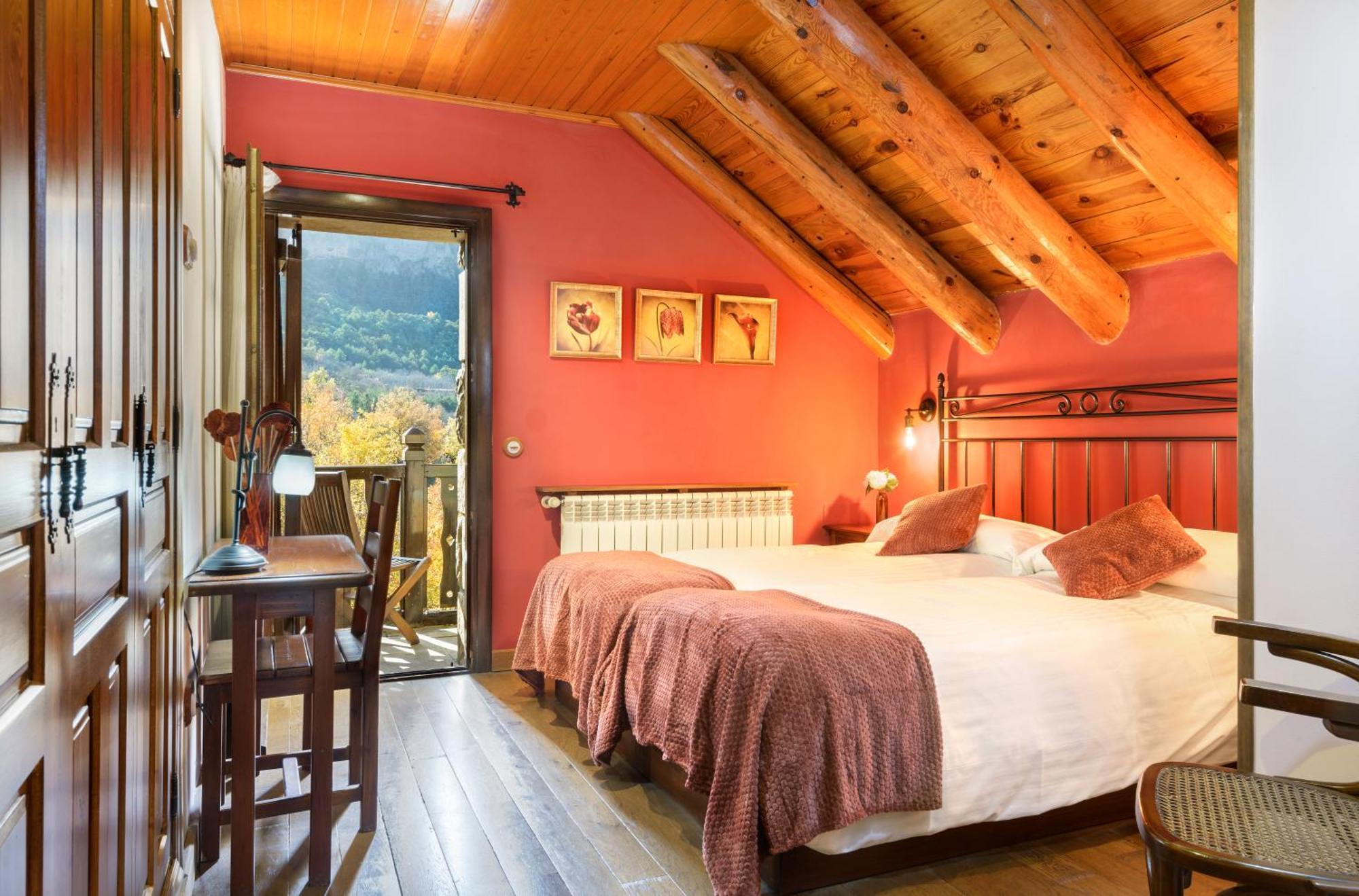 Hotel Rural El Mirador De Los Pirineos Santa Cruz De La Seros Luaran gambar