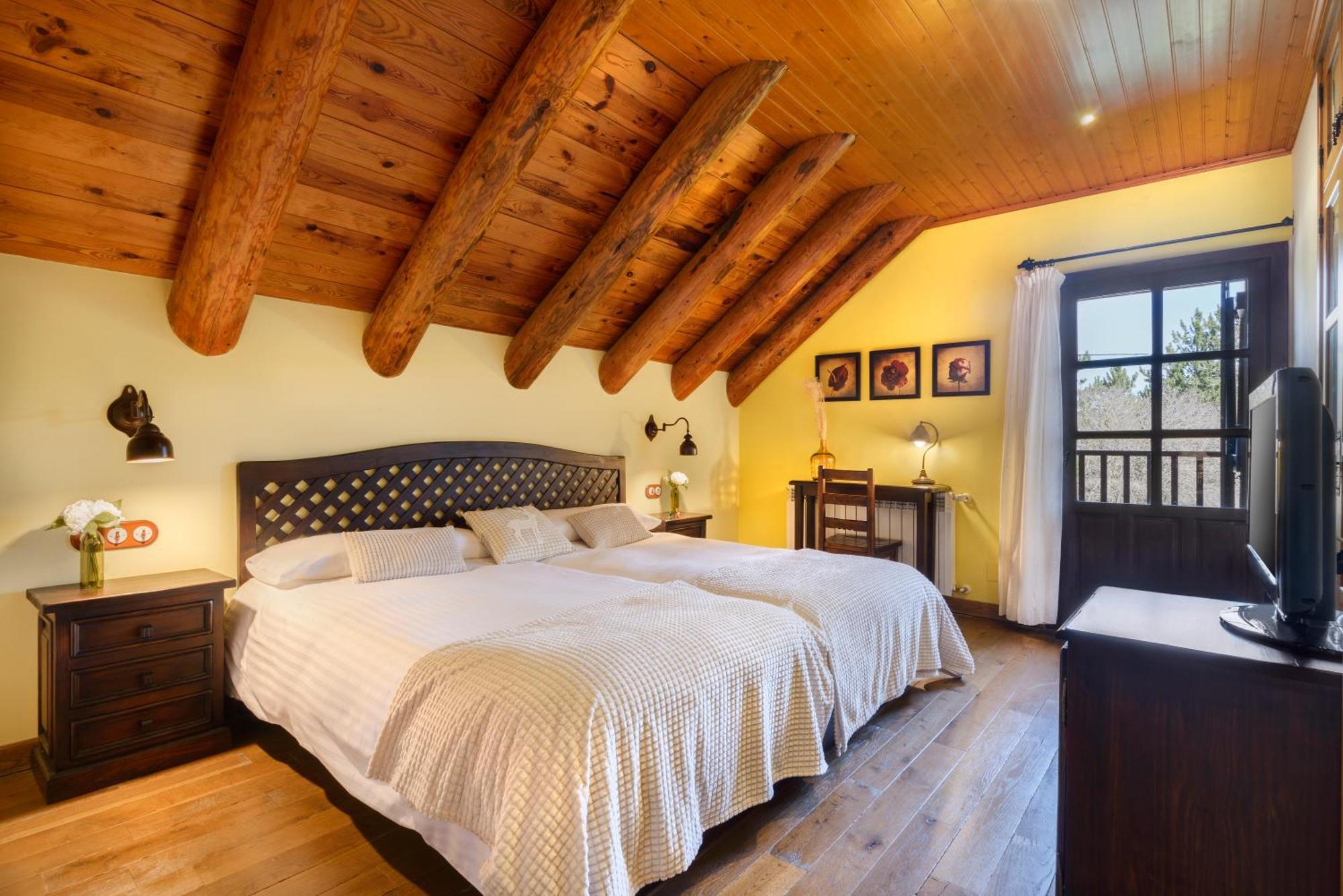 Hotel Rural El Mirador De Los Pirineos Santa Cruz De La Seros Luaran gambar